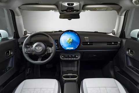 MINI Cooper đời mới chính thức ra mắt bản chạy xăng, nhìn giống hệt xe điện- Ảnh 3. Nội thất xe vẫn xoay quanh màn OLED tròn khổ lớn độc đáo tại trung tâm táp lô - Ảnh: MINI