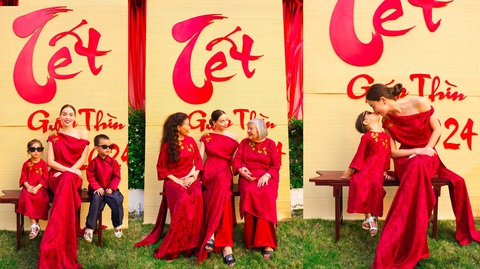 Hồ Ngọc Hà chia sẻ: Hồ Ngọc Hà chia sẻ: "Nhà em bắt đầu làm live show Tết đây ạ" - Ảnh: FBNV