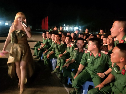Ca sĩ Lý Kim Dung biểu diễn trong chương trình - Ảnh: BTC Ca sĩ Lý Kim Dung biểu diễn trong chương trình - Ảnh: BTC