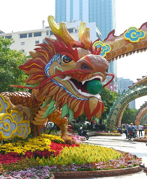 Đầu rồng chuyển động gây rất nhiều thích thú cho người dân Đầu rồng chuyển động hứa hẹn gây rất nhiều thích thú cho người dân