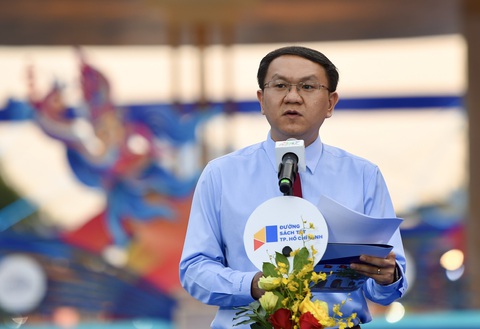 Ông Lâm Đình Thắng giám đốc Sở TTTT phát biểu kai mạc - Ảnh: TỰ TRUNG Ông Lâm Đình Thắng, giám đốc Sở TT&TT, phát biểu khai mạc - Ảnh: TỰ TRUNG