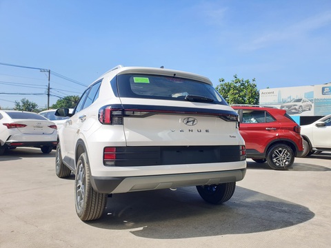 Tin tức giá xe: Hyundai Venue dọn kho đón Tết, bản đặc biệt chỉ còn 558 triệu đồng tại đại lý- Ảnh 6. Về công nghệ an toàn, Hyundai Venue được trang bị ABS, EBD, BA, cân bằng điện tử, hỗ trợ khởi hành ngang dốc, kiểm soát thân xe, camera lùi, cảm biến lùi và hệ thống 6 túi khí - Ảnh: Đại lý Hyundai/Facebook