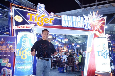 Người tiêu dùng mong có thêm nhiều Theo đại diện Tiger Beer, anh Thái Hoàng Long, giám đốc tiêu thụ khu vực TP.HCM mở rộng, qua những “Chuyến xe miễn phí” và chuỗi các hoạt động sôi nổi, Tiger Beer cùng Grab đồng hành cùng người dân thành phố trong cuộc vui trọn vẹn mà vẫn đảm bảo được an toàn về nhà