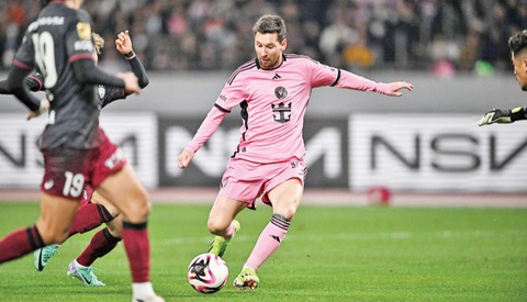 Hong Kong yêu cầu giải thích: 'Tại sao Messi có thể thi đấu ở Nhật Bản?'- Ảnh 1. Messi thi đấu ở Nhật Bản khiến cổ động viên và chính quyền Hong Kong nổi giận - Ảnh: Getty