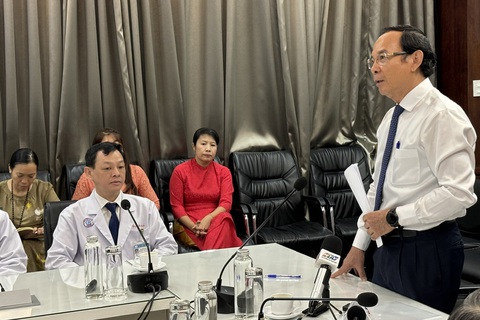 Bí thư Thành ủy Nguyễn Văn Nên thăm, chúc Tết tại Bệnh viện Chợ Rẫy- Ảnh 1. Bí thư Thành ủy TP.HCM Nguyễn Văn Nên tại buổi thăm, chúc tết Bệnh viện Chợ Rẫy - Ảnh: H.L