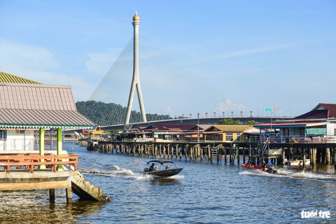 Brunei có gì hấp dẫn du khách Việt dịp Tết này?- Ảnh 3. Làng nổi Kampong Ayer được xem là làng nổi lớn nhất thế giới
