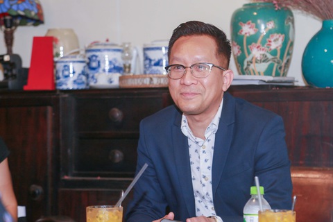 Từ hành trang du học với 3.000 USD đến trở thành doanh nhân bất động sản tại Mỹ- Ảnh 3. Anh Đức Phạm nhiệt tình chia sẻ những kinh nghiệm về du học và thích nghi cuộc sống tại Mỹ