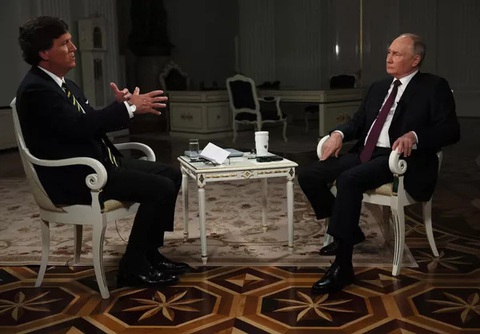 Nhận hàng chục cuộc gọi xin phỏng vấn, Tổng thống Putin nói không- Ảnh 2. Tổng thống Putin lần đầu tham gia phỏng vấn 1-1 với một nhà báo phương Tây kể từ năm 2019 - Ảnh: RIA NOVOSTI