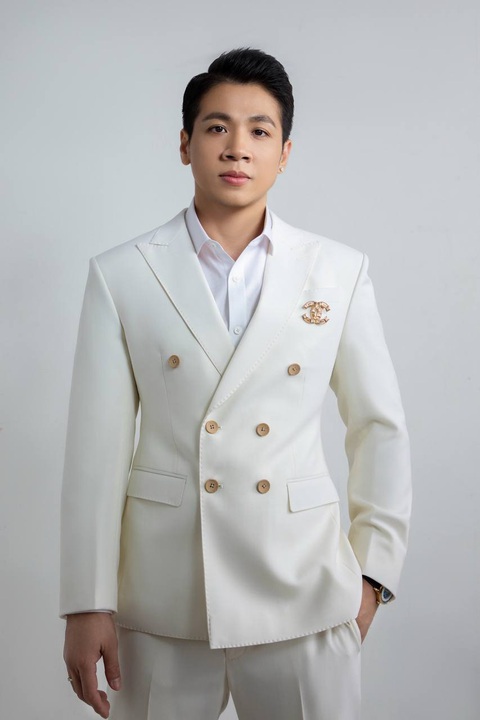 Jay Đào chinh phục dòng nhạc trữ tình cùng 'Xuân đã đến'- Ảnh 3. Trong năm 2024, Jay Đào sẽ tiếp tục đem đến những sản phẩm mới chất lượng, chỉn chu và được đầu tư kỹ lưỡng hơn.