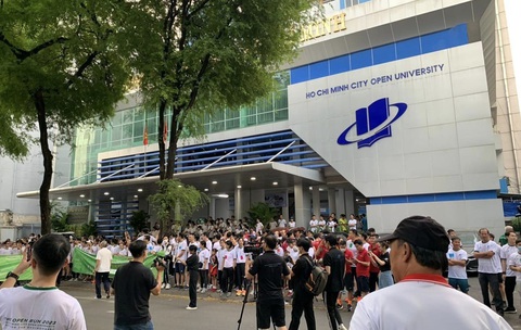 Trường đại học thông báo học phí ổn định nhưng lại tăng?- Ảnh 1. Trường đại học Mở TP.HCM thu học phí theo nghị định 97 với một số bậc, chương trình đào tạo - Ảnh: OU