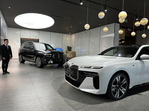Nhiều mẫu xe mới, đặc biệt là xe nhập khẩu liên tục ra mắt tại thị trường Việt Nam - Ảnh: CÔNG TRUNG Nhiều mẫu xe mới, đặc biệt là xe nhập khẩu, liên tục ra mắt tại thị trường Việt Nam - Ảnh: CÔNG TRUNG
