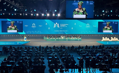 Tổng giám đốc WTO Ngozi Okonjo-Iweala phát biểu trong lễ khai mạc Hội nghị bộ trưởng WTO tại Abu Dhabi, UAE, vào hôm 26-2 - Ảnh: Reuters Tổng giám đốc WTO Ngozi Okonjo-Iweala phát biểu trong lễ khai mạc Hội nghị bộ trưởng WTO tại Abu Dhabi, UAE, vào hôm 26-2 - Ảnh: Reuters