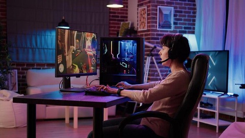 Tố chất nào để trở thành nhân viên lập trình game tài năng?- Ảnh 1. Lập trình Game thuộc top ngành nghề được quan tâm nhiều nhất của ngành công nghiệp công nghệ thông tin - Ảnh: Freepik