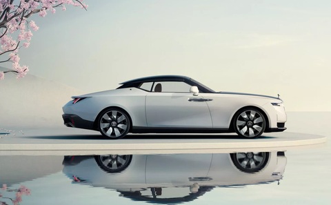 Rolls-Royce hàng thửa đắt nhất thế giới giá 740 tỉ đồng- Ảnh 3. Rolls-Royce Droptail Arcadia khoác lớp sơn màu trắng kết hợp với các hạt nhôm và thủy tinh. Khi có ánh nắng chiếu vào, chiếc xe sẽ mang một sắc thái khác lạ với "chiều sâu vô tận"