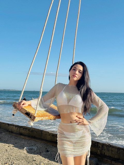 Trang Nhung yêu cầu ông xã cho đóng vai trẻ, đẹp sau 'Quý cô thừa kế 2'- Ảnh 7. "Mẹ hai con" Trang Nhung theo đuổi phong cách quý cô hiện đại, gợi cảm