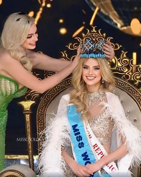 Thanh Thủy, Krystyna Pyszková hay Victoria Kjær Theilvig là Hoa hậu đẹp nhất thế giới? - Ảnh 3. Thanh Thủy, Krystyna Pyszková hay Victoria Kjær Theilvig là Hoa hậu đẹp nhất thế giới? - Ảnh 3.
