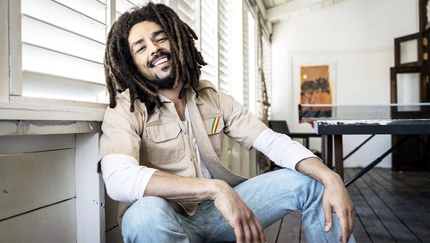 Bob Marley: One Love và phim về những siêu anh hùng âm nhạc- Ảnh 1. Cảnh phim Bob Marley: One Love