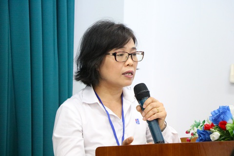 Xu thế Net Zero trong xây dựng- Ảnh 3. Bà Lưu Thị Hồng, phó viện trưởng Viện Vật liệu xây dựng, Bộ Xây dựng phát biểu tại hội thảo - Ảnh: CẨM NƯƠNG