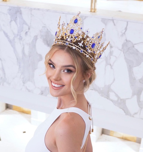 Nhan sắc thiên thần của tân Hoa hậu Thế giới - Miss World 2024- Ảnh 3. Chuyên trang sắc đẹp Missosology nhận định về Krystyna Pyszková là người đẹp có tất cả phẩm chất của một hoa hậu thế giới nên có. Nhan sắc rạng ngời của mỹ nhân đến từ CH Czech đốn tim fan sắc đẹp khắp thế giới. Không chỉ vậy, trong mọi lần xuất hiện của mình, Krystyna Pyszková đều tỏa sáng với bản lĩnh, trí tuệ và thuyết phục công chúng một cách trọn vẹn.