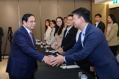 Thủ tướng tiếp nhóm chuyên gia công nghệ Việt Nam tại New Zealand- Ảnh 1. Thủ tướng Phạm Minh Chính tiếp đại diện VietTechNZ sáng 10-3 - Ảnh: NHẬT BẮC