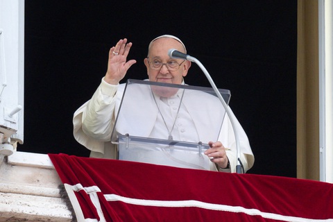 Ông Zelensky, Bộ Ngoại giao Nga nói về phát ngôn 'giương cờ trắng' của Giáo hoàng Francis- Ảnh 1. Giáo hoàng Francis tại buổi đọc Kinh truyền tin hằng tuần hôm 10-3 tại Dinh Tông tòa, Vatican - Ảnh: REUTERS