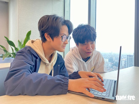 Khởi động sân chơi trí tuệ nhân tạo cho học sinh Việt Nam- Ảnh 2. Học sinh Hà Nội đam mê công nghệ hưởng ứng sân chơi trí tuệ nhân tạo Imagine Cup Junior 2024 - Ảnh: HÀ THANH