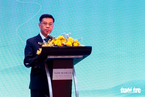 TP.HCM muốn hợp tác với tỉnh Sơn Đông về văn hóa, du lịch, kinh tế số- Ảnh 2. Phó chủ tịch UBND TP.HCM Nguyễn Văn Dũng phát biểu tại hội nghị - Ảnh: NGỌC ĐỨC