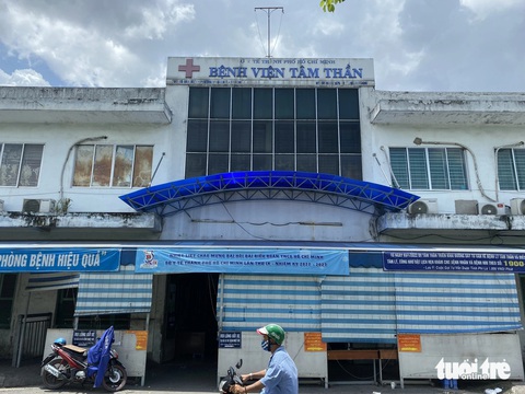 Bệnh viện Tâm thần TP.HCM 'khoác áo mới' trong lúc duyệt dự án xây mới- Ảnh 6. Bề ngoài cũ kỹ của Bệnh viện Tâm thần TP.HCM khi chưa được sơn mới