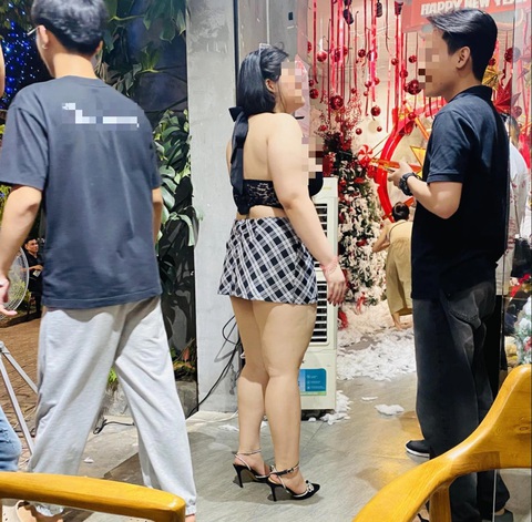 Ảnh: QUANG ĐỊNH Mặc đẹp nhưng cũng cần tế nhị - Ảnh: QUANG ĐỊNH