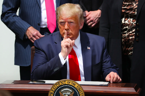 Tin tức thế giới 11-3: Kế hoạch của ông Trump ở Ukraine; Ông Macron bác tin vợ là người chuyển giới- Ảnh 1. Cựu tổng thống Mỹ Donald Trump, người đang tham gia cuộc đua vào Nhà Trắng năm 2024 - Ảnh chụp màn hình Vanity Fair/GETTY IMAGES