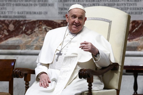 Vatican giải thích lời Giáo hoàng đề cập 'Ukraine nên giương cờ trắng'- Ảnh 1. Giáo hoàng Francis - Ảnh: REUTERS