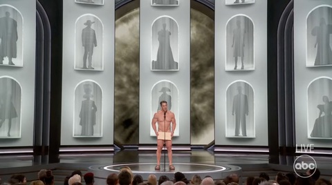 John Cena gây sốc với màn khỏa thân 99% trên sân khấu trao giải Oscar 2024- Ảnh 2. Và tiến ra sân khấu với cơ thể không mảnh vải khiến người xem cười trong sự ngỡ ngàng