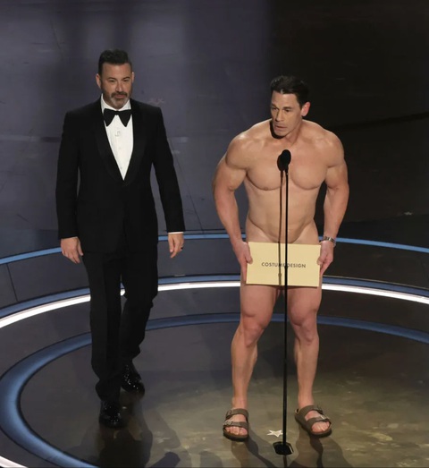 John Cena gây sốc với màn khỏa thân 99% trên sân khấu trao giải Oscar 2024- Ảnh 3. John Cena xuất hiện với cơ thể