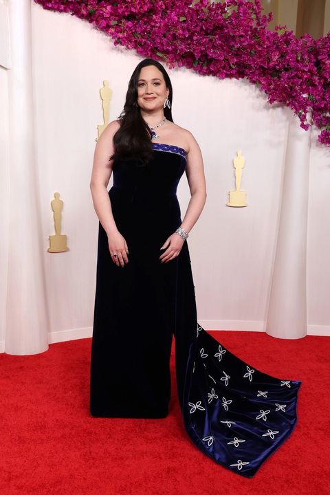 Ngắm sao Hollywood làm nóng thảm đỏ Oscar- Ảnh 9. Lily Gladstone, nữ diễn viên được coi là trái tim của Killer of the Flower Moon, diện váy được thiết kế riêng bởi Gucci. Đây là lần đầu tiên cô tham dự Oscar và tranh tài tại hạng mục Nữ diễn viên chính xuất sắc nhất - Ảnh: GETTY IMAGES
