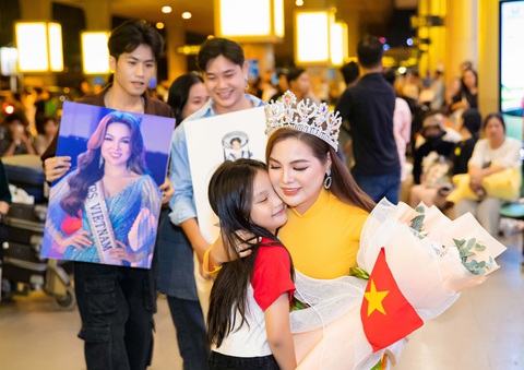 Mrs Globe 2024: Ngọc Trang đoạt giải Hoa hậu châu Á và Trang phục dân tộc đẹp nhất- Ảnh 5. Mrs Globe 2024: Ngọc Trang đoạt giải Hoa hậu châu Á và Trang phục dân tộc đẹp nhất- Ảnh 5.