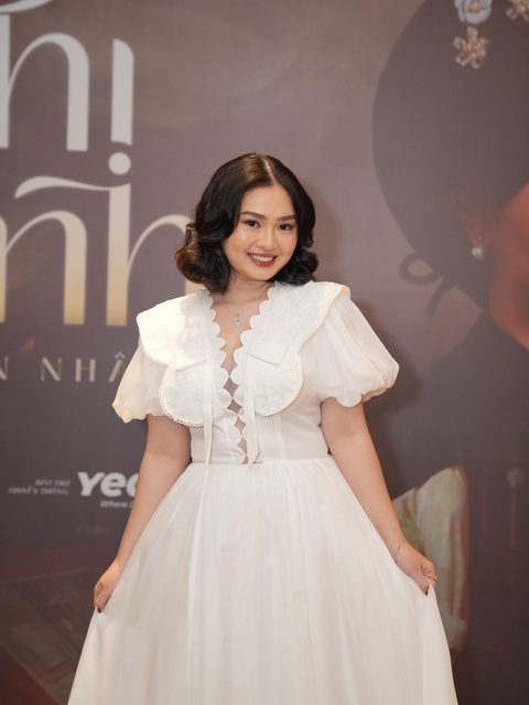 Thiện Nhân mang cả gia tài làm MV tái xuất, phản ứng gì khi bị so sánh với Phương Mỹ Chi?- Ảnh 1. Thiện Nhân tái xuất tại sự kiện ra mắt MV đầu tiên trong sự nghiệp ca hát