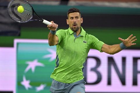 Djokovic gây sốc khi để thua tay vợt hạng 123 thế giới- Ảnh 1. Djokovic thua sốc trước Luca Nardi - Ảnh: REUTERS