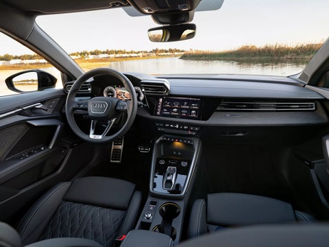 Audi A3 2025 ra mắt, thêm bản giả SUV nhìn như xe gầm cao thực sự- Ảnh 5. Nội thất xe được thay đổi khá nhiều chi tiết nhỏ lẻ nhưng tổng thể nhìn chung giữ nguyên - Ảnh: Audi