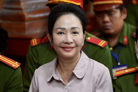 Bà Trương Mỹ Lan trong phiên tòa chiều 12-3 - Ảnh: HỮU HẠNH