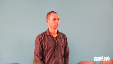 Xe biển số xanh tông chết nữ sinh: Tòa tuyên hủy án sơ thẩm vì vi phạm nghiêm trọng tố tụng- Ảnh 1. Danh Thép tại phiên tòa - Ảnh: CHÍ CÔNG