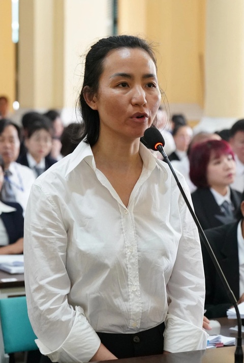 Bà Trương Mỹ Lan xin tòa xem xét lại định giá bất động sản theo giá thị trường- Ảnh 2. Bị cáo Trần Thị Mỹ Dung - Ảnh: HOÀNG HÙNG