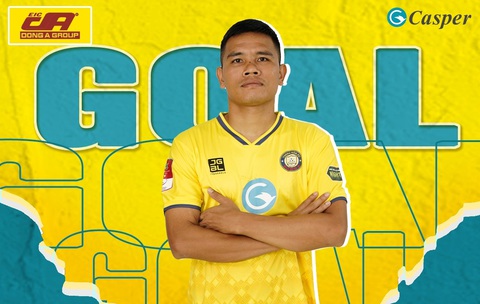 Tuyển thủ Lê Văn Thắng lập hat-trick, giúp ĐKVĐ Thanh Hóa thăng hoa- Ảnh 1. Văn Thắng hạnh phúc với 3 bàn thắng ở Cúp quốc gia - Ảnh: DATHFC