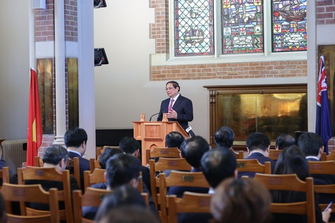 Thăm Úc, New Zealand: Thông điệp 'từ trái tim đến trái tim' của Thủ tướng Phạm Minh Chính- Ảnh 2. Thủ tướng Phạm Minh Chính phát biểu chính sách tại Đại học Victoria, trường đại học lâu đời và uy tín nhất New Zealand, ngày 11-3 - Ảnh: NHẬT BẮC