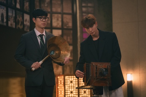'Tiệm chụp ảnh ma quái' của Joo Won lập thành tích ấn tượng khi vừa lên sóng- Ảnh 2. 'Tiệm chụp ảnh ma quái' của Joo Won lập thành tích ấn tượng khi vừa lên sóng- Ảnh 2.
