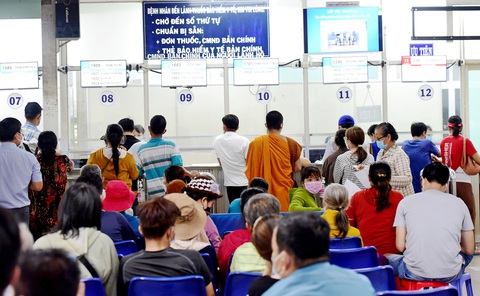 Bệnh viện Chợ Rẫy (TP.HCM) là một trong các bệnh viện hạng đặc biệt sẽ được nâng cấp thành bệnh viện hiện đại ngang tầm một số nước trong khu vực và quốc tế. Trong ảnh: bệnh nhân nhận thuốc tại Bệnh viện Chợ Rẫy TP.HCM - Ảnh: DUYÊN PHAN Bệnh viện Chợ Rẫy (TP.HCM) là một trong các bệnh viện hạng đặc biệt sẽ được nâng cấp thành bệnh viện hiện đại ngang tầm một số nước trong khu vực và quốc tế. Trong ảnh: bệnh nhân nhận thuốc tại Bệnh viện Chợ Rẫy TP.HCM - Ảnh: DUYÊN PHAN