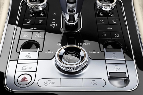 Nữ tỉ phú Mỹ thiệt mạng khi đang lái Tesla- Ảnh 8. Những tính năng cơ bản, đặc biệt là tính năng có ảnh hưởng tới mảng an toàn, cần được giữ lại dưới dạng vật lý cho người dùng thao tác nhanh nhất, tiện nhất có thể - Ảnh: CarExpert