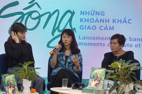 Hải Anh (giữa), họa sĩ Pauline Guitton (trái) và đạo diễn Việt Linh, nhân vật chính trong tiểu thuyết Sống trong buổi ra mắt sách tại Hà Nội - Ảnh: T.ĐIỂU Hải Anh (giữa), họa sĩ Pauline Guitton (trái) và đạo diễn Việt Linh, nhân vật chính trong tiểu thuyết Sống trong buổi ra mắt sách tại Hà Nội - Ảnh: T.ĐIỂU