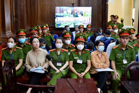 Các bị cáo tại phiên tòa sáng 13-3- Ảnh: HỮU HẠNH Các bị cáo tại phiên tòa sáng 13-3 - Ảnh: HỮU HẠNH