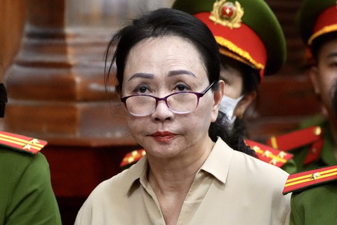Bà Trương Mỹ Lan tại phiên tòa chiều 13-3 - Ảnh: HỮU HẠNH Bà Trương Mỹ Lan tại phiên tòa chiều 13-3 - Ảnh: HỮU HẠNH