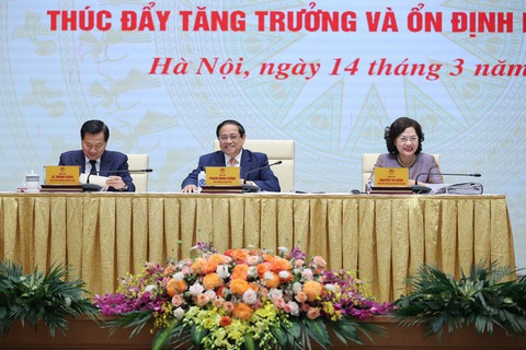 Thủ tướng: Làm rõ vì sao doanh nghiệp khó tiếp cận vốn dù tiền gửi vào ngân hàng tăng?- Ảnh 1. Thủ tướng chủ trì hội nghị về thúc đẩy tăng trưởng - Ảnh: VGP